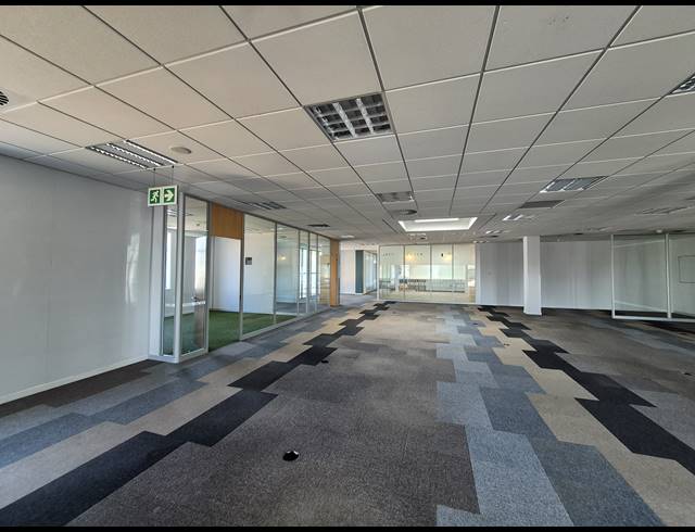 902M² OFFICE TO LET IN ILLOVO